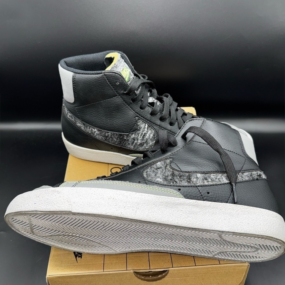 Nike Blazer Mid 77 Vintage Black/Smoke Grey Green Strike CW6726-001